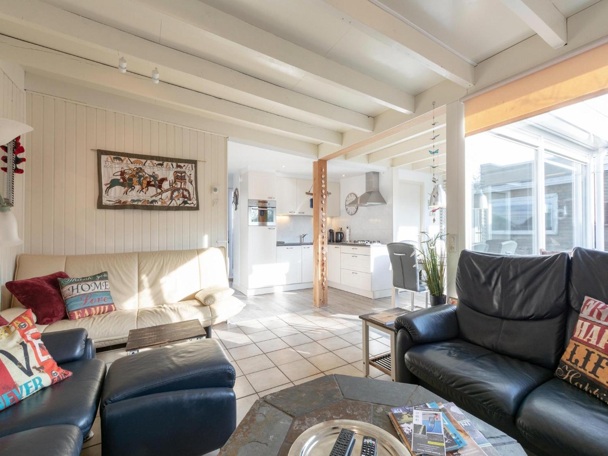 Stylish Bungalow With A Large Garden Sint Maartensvlotbrug Exteriör bild
