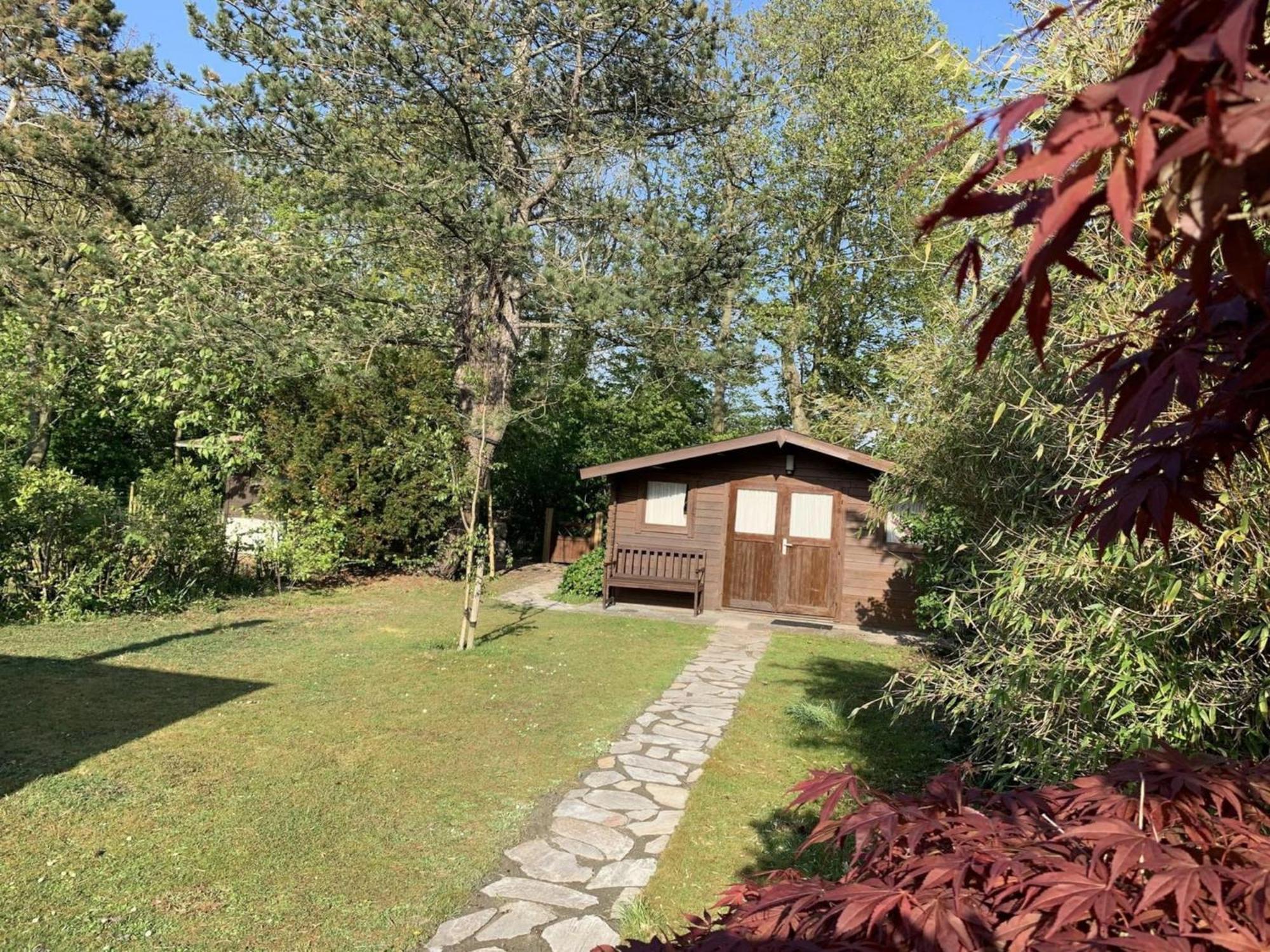 Stylish Bungalow With A Large Garden Sint Maartensvlotbrug Exteriör bild