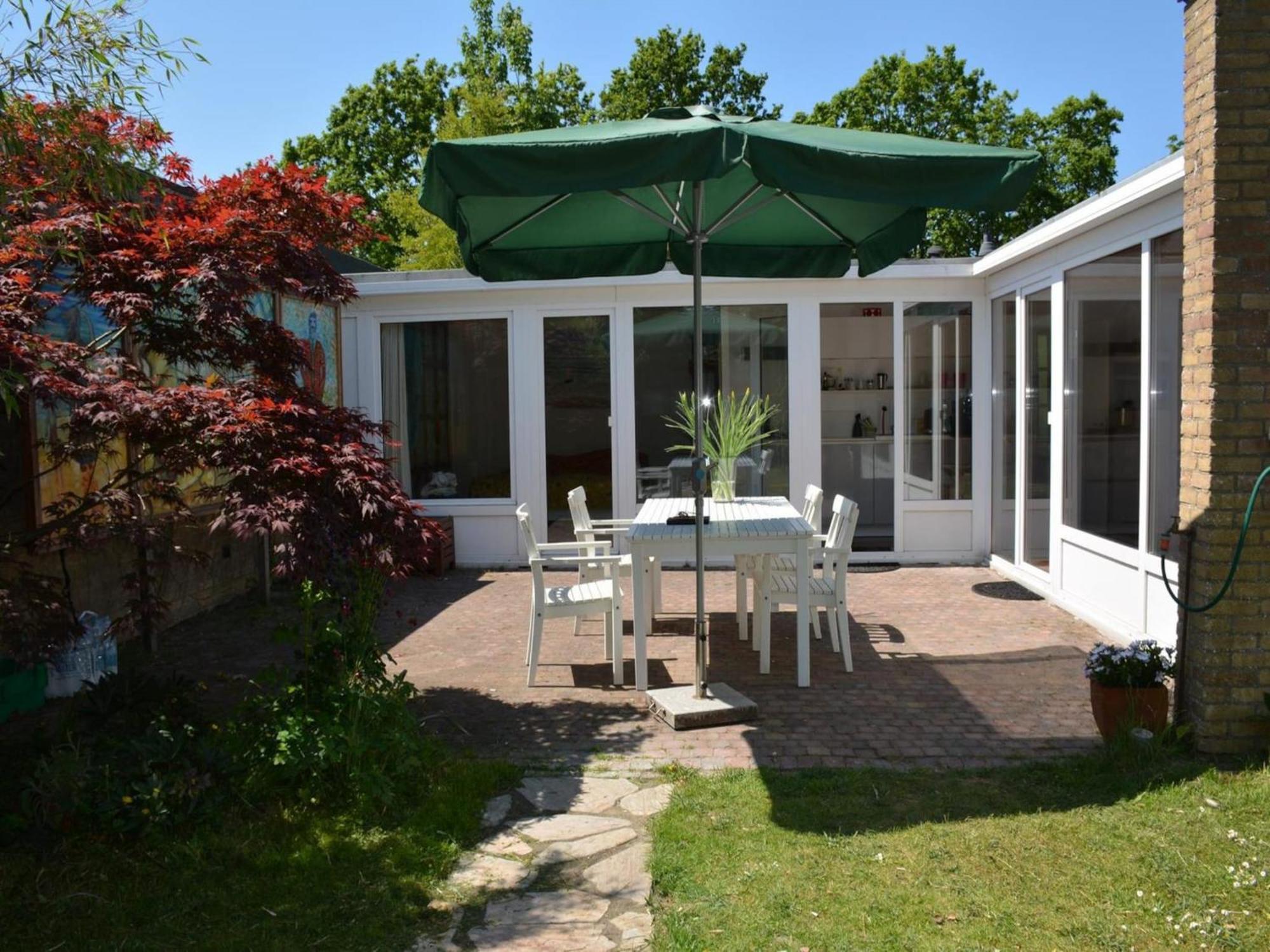 Stylish Bungalow With A Large Garden Sint Maartensvlotbrug Exteriör bild