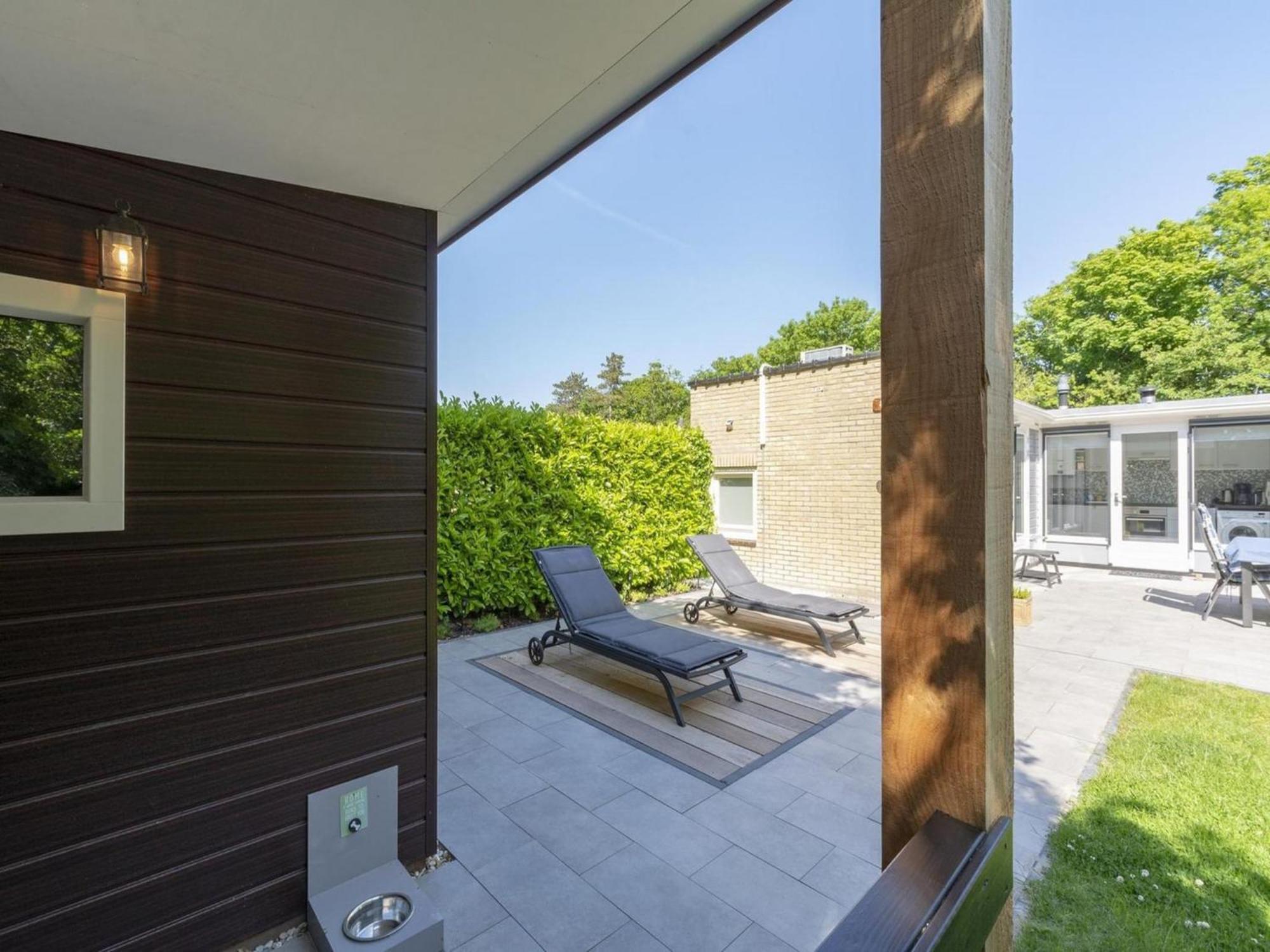 Stylish Bungalow With A Large Garden Sint Maartensvlotbrug Exteriör bild