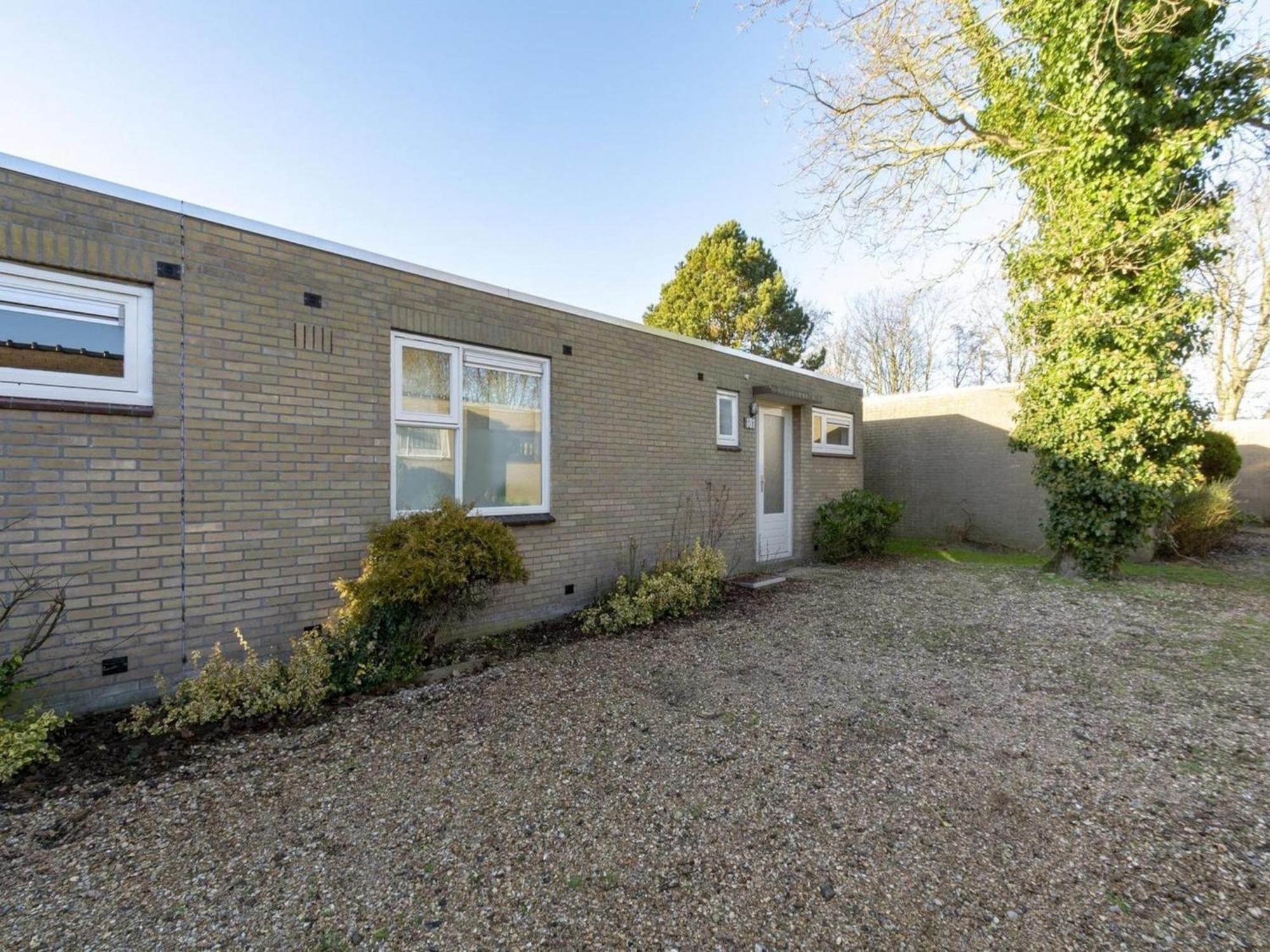 Stylish Bungalow With A Large Garden Sint Maartensvlotbrug Exteriör bild